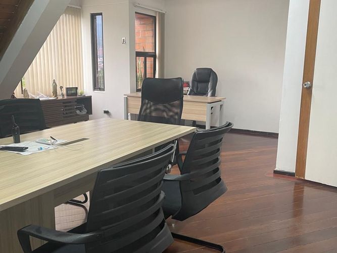 Oficina en arriendo en El Poblado, Medellín, 170 m² · foto 5 de 9