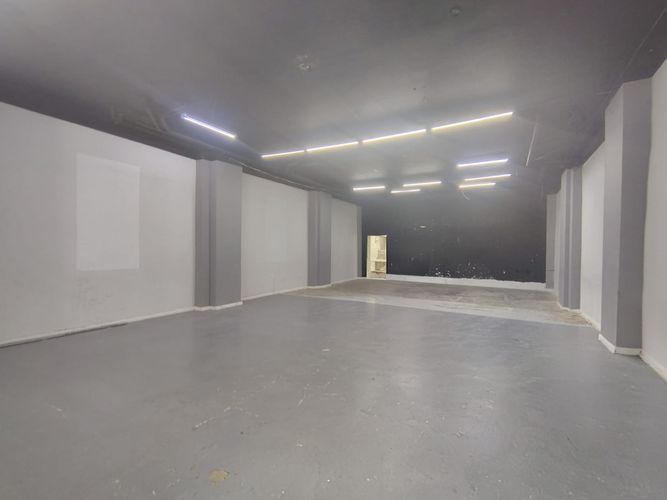 Bodega en arriendo en Granada, Medellín, 250 m² · foto 10 de 10