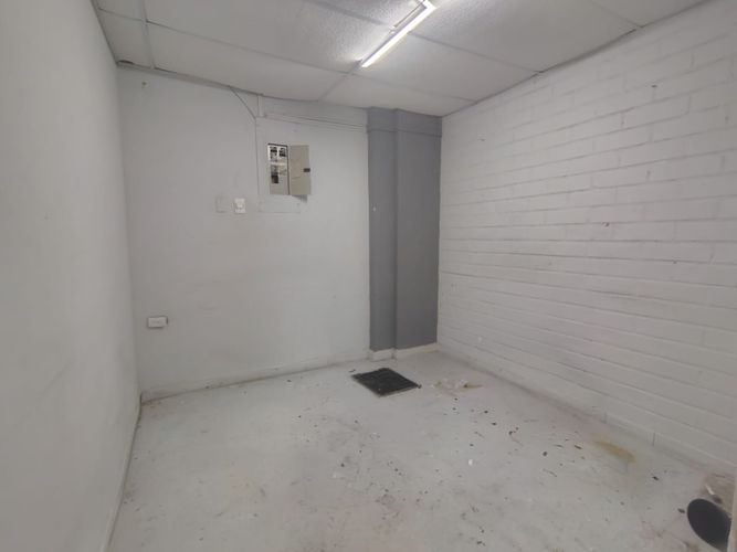 Bodega en arriendo en Granada, Medellín, 250 m² · foto 8 de 10