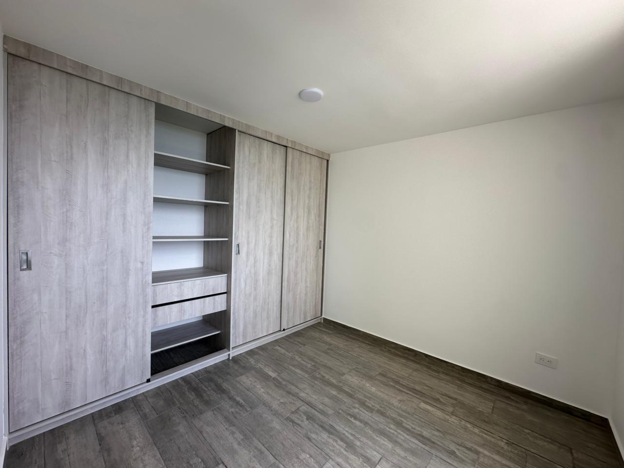 Apartamento en venta en Los Alcazares, Manizales · foto 4 de 12