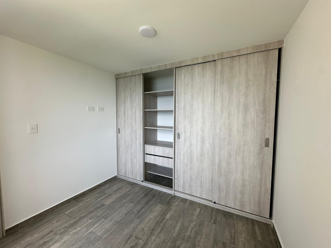 Apartamento en venta en Los Alcazares, Manizales · foto 5 de 12