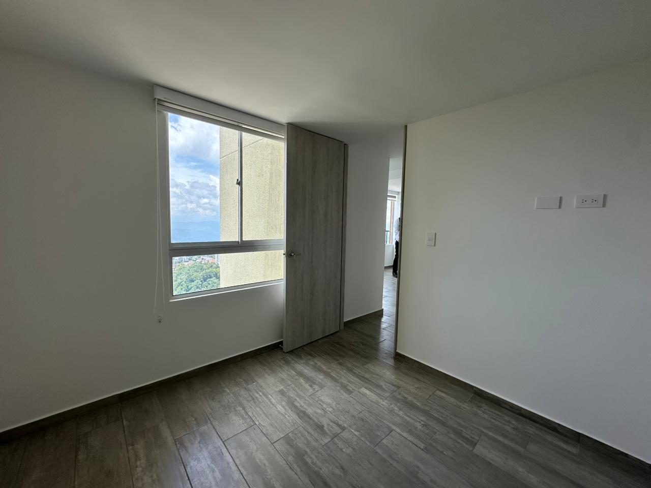Apartamento en venta en Los Alcazares, Manizales · foto 6 de 12