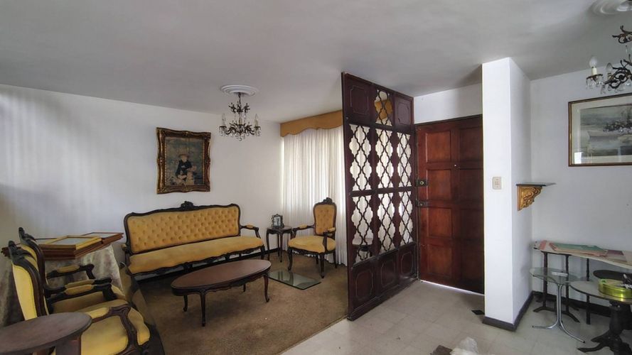 Casa de 5 alcobas en venta en Simon Bolivar, Medellín, 300 m² · foto 3 de 24