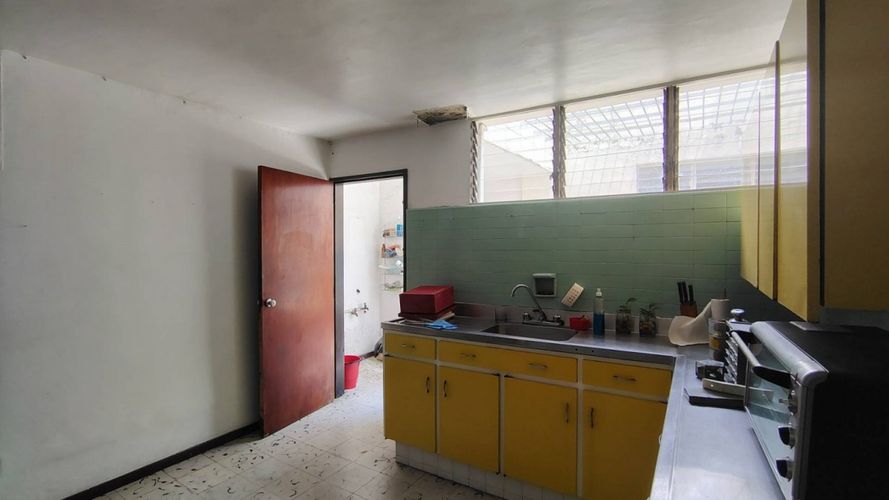 Casa de 5 alcobas en venta en Simon Bolivar, Medellín, 300 m² · foto 9 de 24