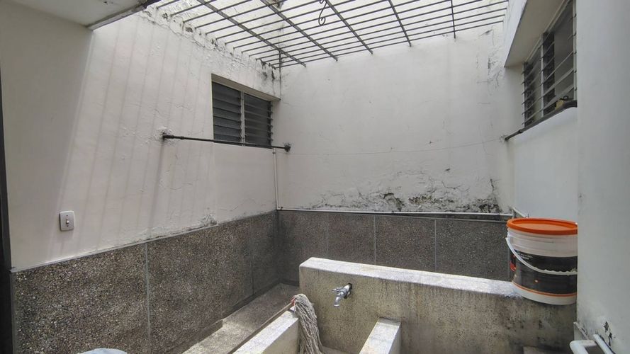 Casa de 5 alcobas en venta en Simon Bolivar, Medellín, 300 m² · foto 12 de 24