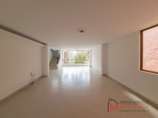 Apartamento de 4 alcobas en arriendo en La Orquidea, Envigado, 185 m² · foto 2 de 23
