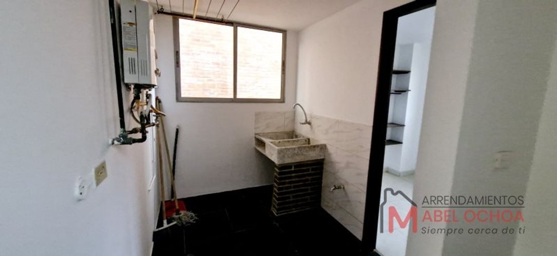 Apartamento de 4 alcobas en arriendo en La Orquidea, Envigado, 185 m² · foto 4 de 23