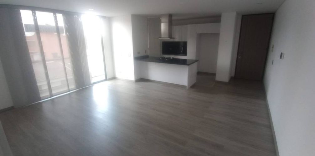 Apartamento en venta en Quinta Paredes, Bogotá, 101 m² · foto 2 de 14