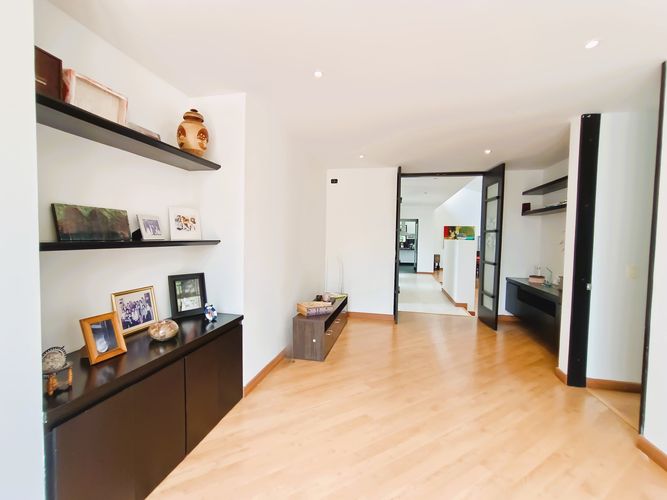 Casa de 4 alcobas en venta en Guaymaral, Bogotá, 312 m² · foto 23 de 24
