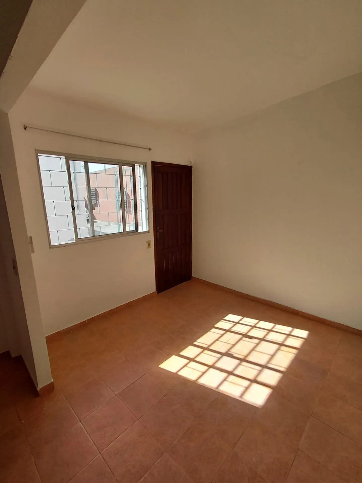ALQUILER EN LA BLANQUEADA DE 1 DORMITORIO, PLANTA BAJA INTERIOR, GASTOS COMUNES BAJOS