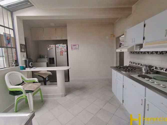 Casa de 4 alcobas en venta en Caicedo, Medellín, 300 m² · foto 4 de 24