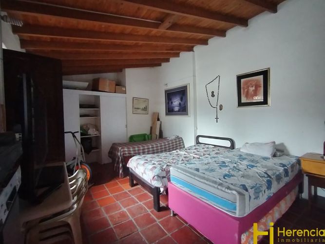 Casa de 4 alcobas en venta en Caicedo, Medellín, 300 m² · foto 21 de 24