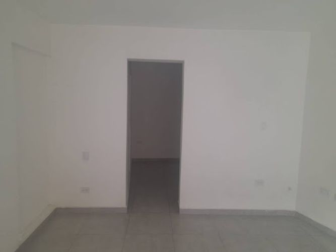 Local en arriendo en Las Margaritas, Itagüí, 30 m² · foto 2 de 8