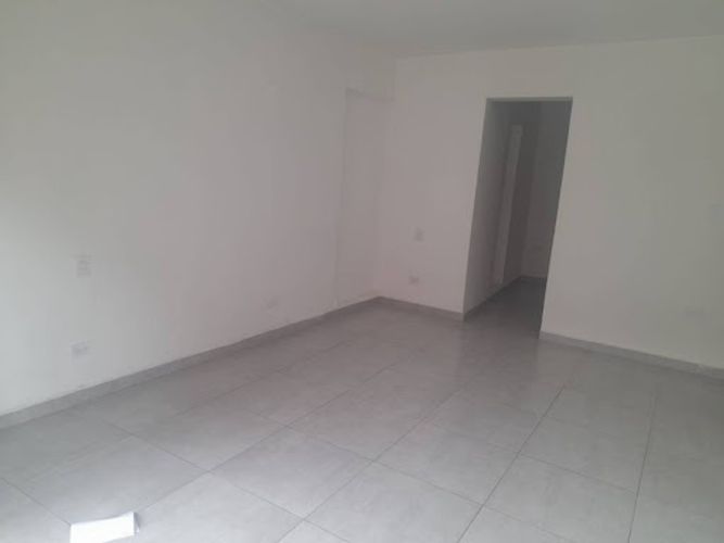 Local en arriendo en Las Margaritas, Itagüí, 30 m² · foto 4 de 8