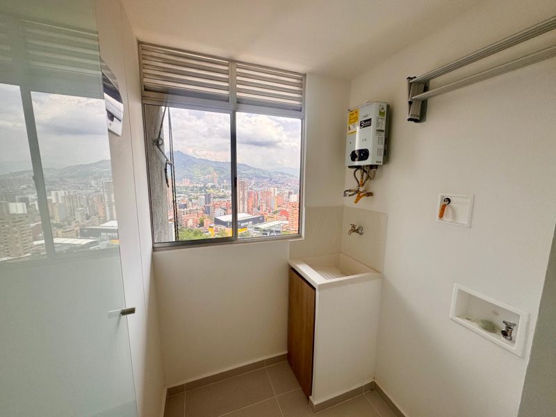 Apartamento en arriendo en La Doctora, Sabaneta · foto 3 de 12