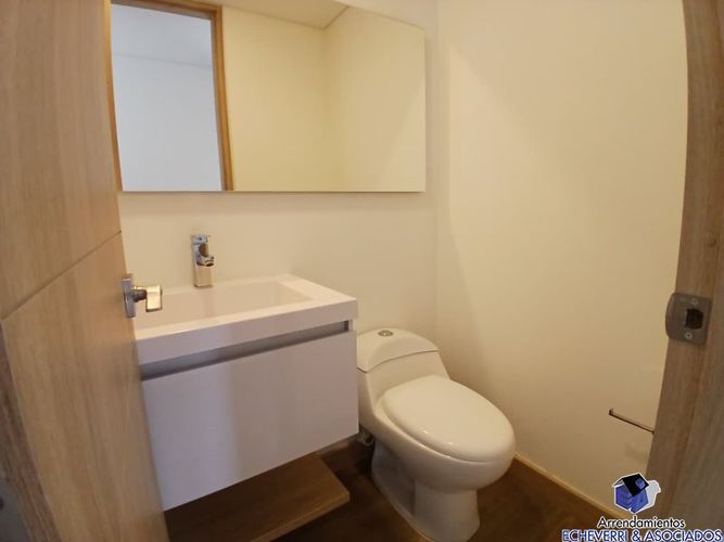 Apartamento de 2 alcobas en venta en Llano Grande, Rionegro, 95 m² · foto 2 de 13