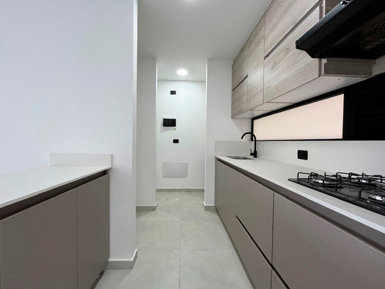 Apartamento en venta en Loma Del Chocho, Envigado · foto 2 de 20