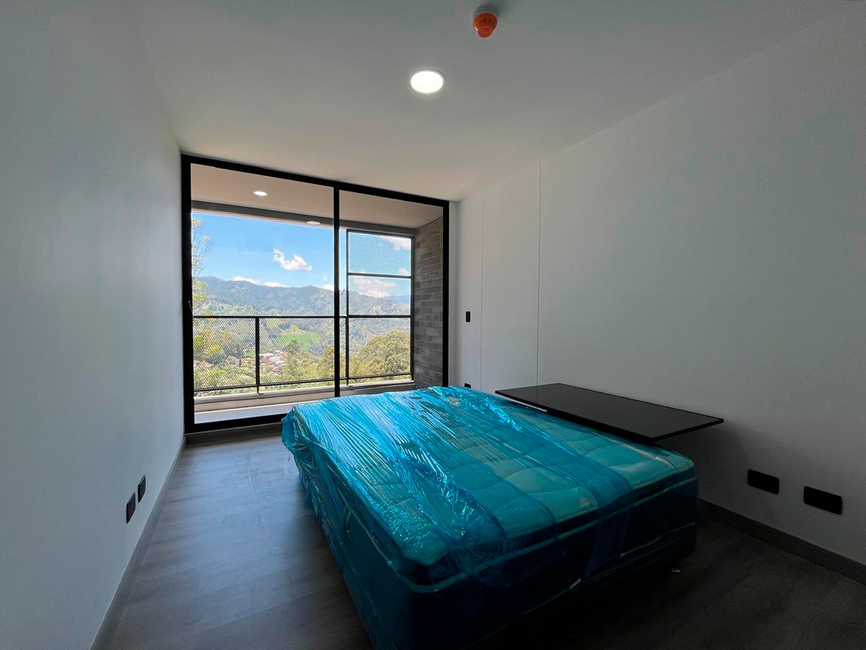 Apartamento en venta en Loma Del Chocho, Envigado · foto 8 de 20