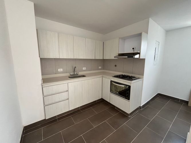 Apartamento de 4 alcobas en arriendo en Aves Maria, Sabaneta, 150 m² · foto 4 de 24