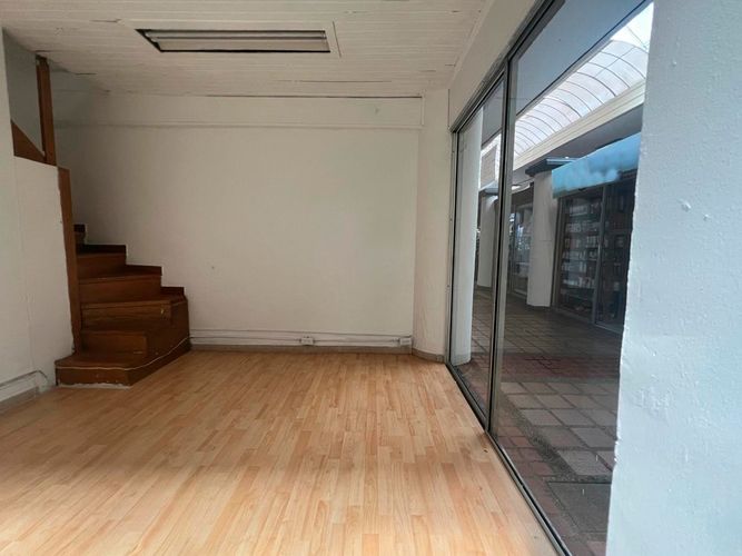 Local en venta en El Poblado, Medellín, 33 m² · foto 2 de 5