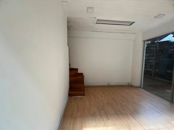 Local en venta en El Poblado, Medellín, 33 m² · foto 3 de 5