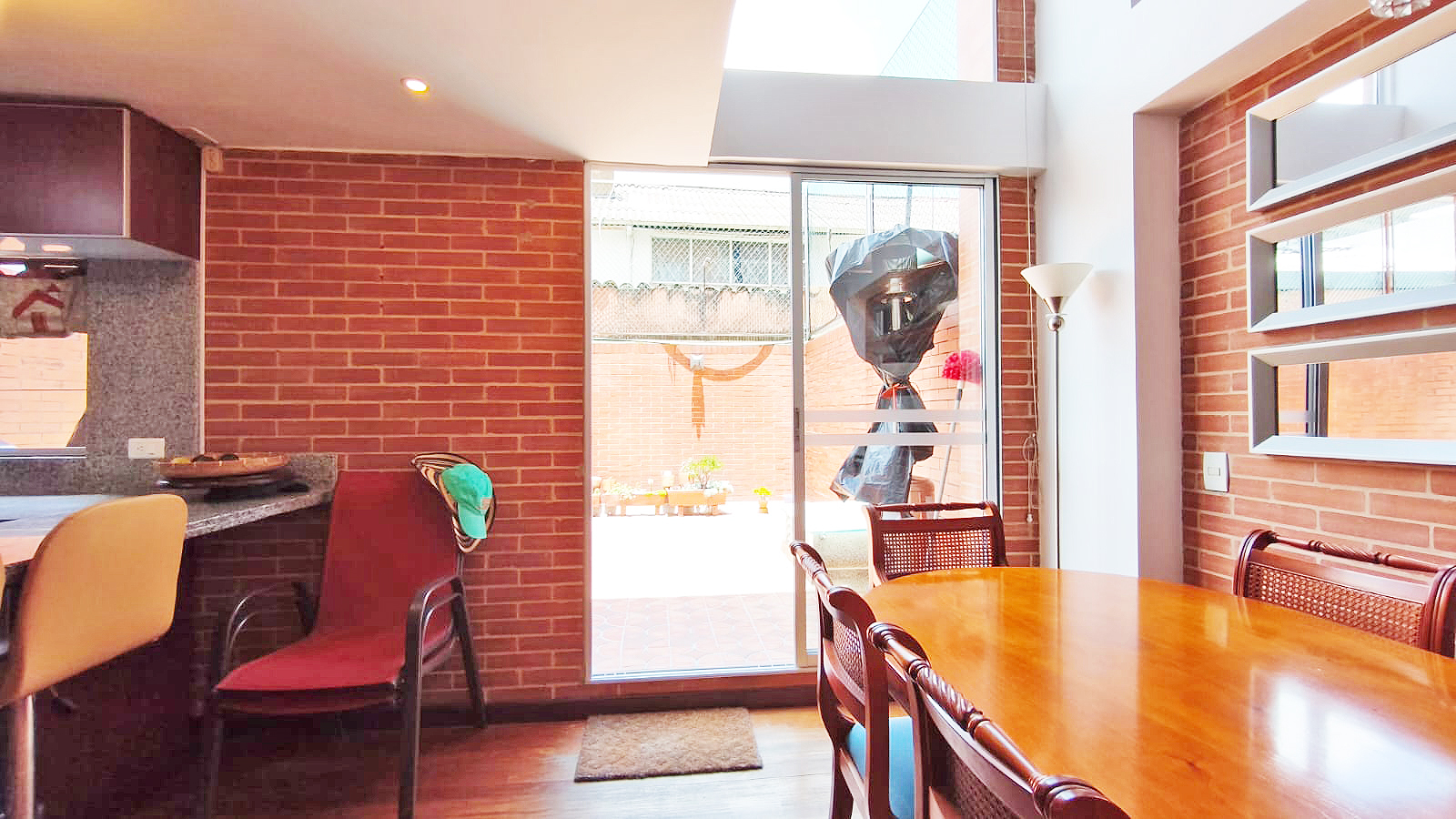 Casa en venta en Contador, Bogotá · foto 3 de 24