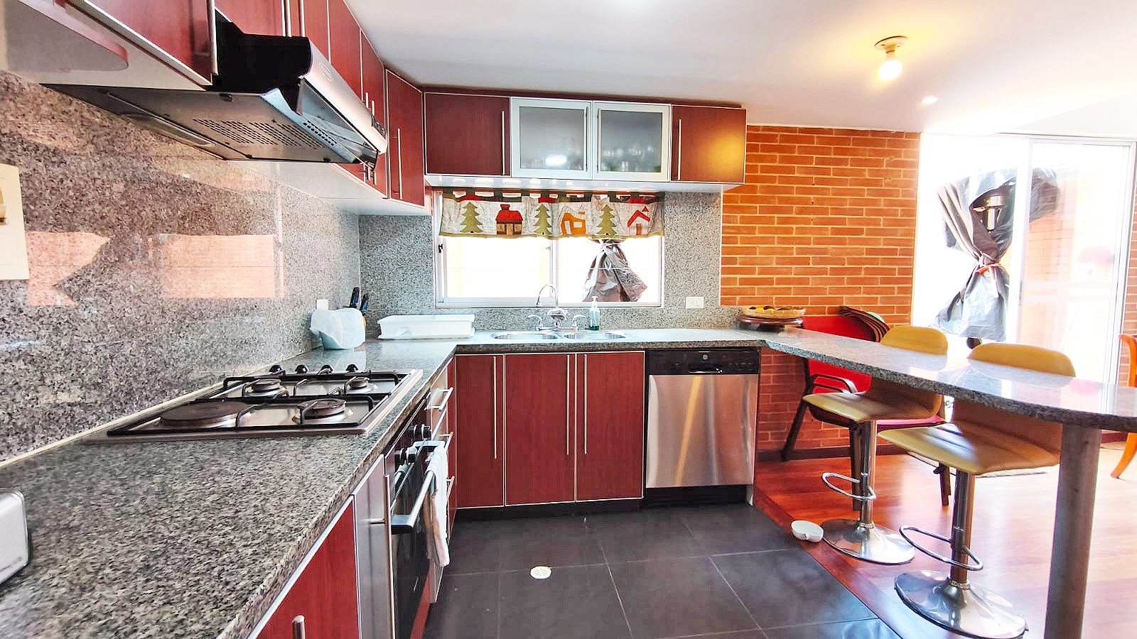 Casa en venta en Contador, Bogotá · foto 2 de 24