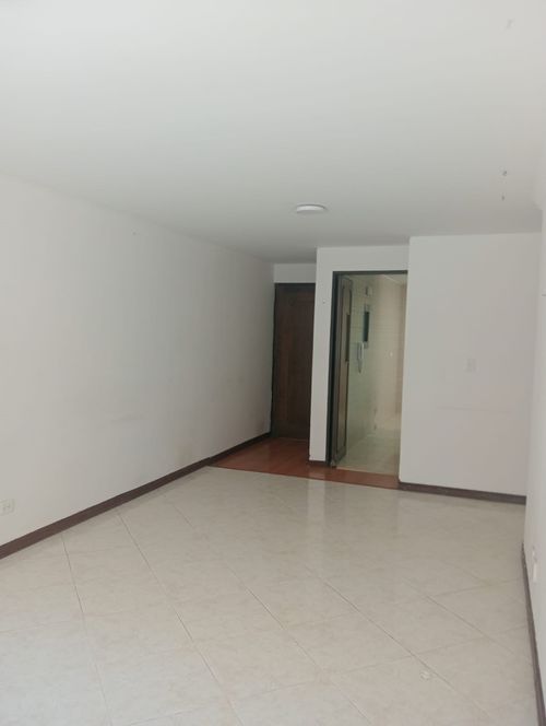 Apartamento de 4 alcobas en arriendo en Santa Barbara, Bogotá, 87 m² · foto 3 de 15