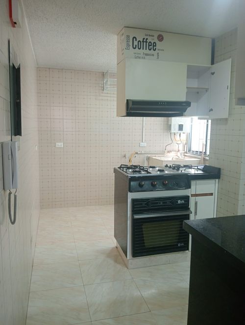 Apartamento de 4 alcobas en arriendo en Santa Barbara, Bogotá, 87 m² · foto 4 de 15