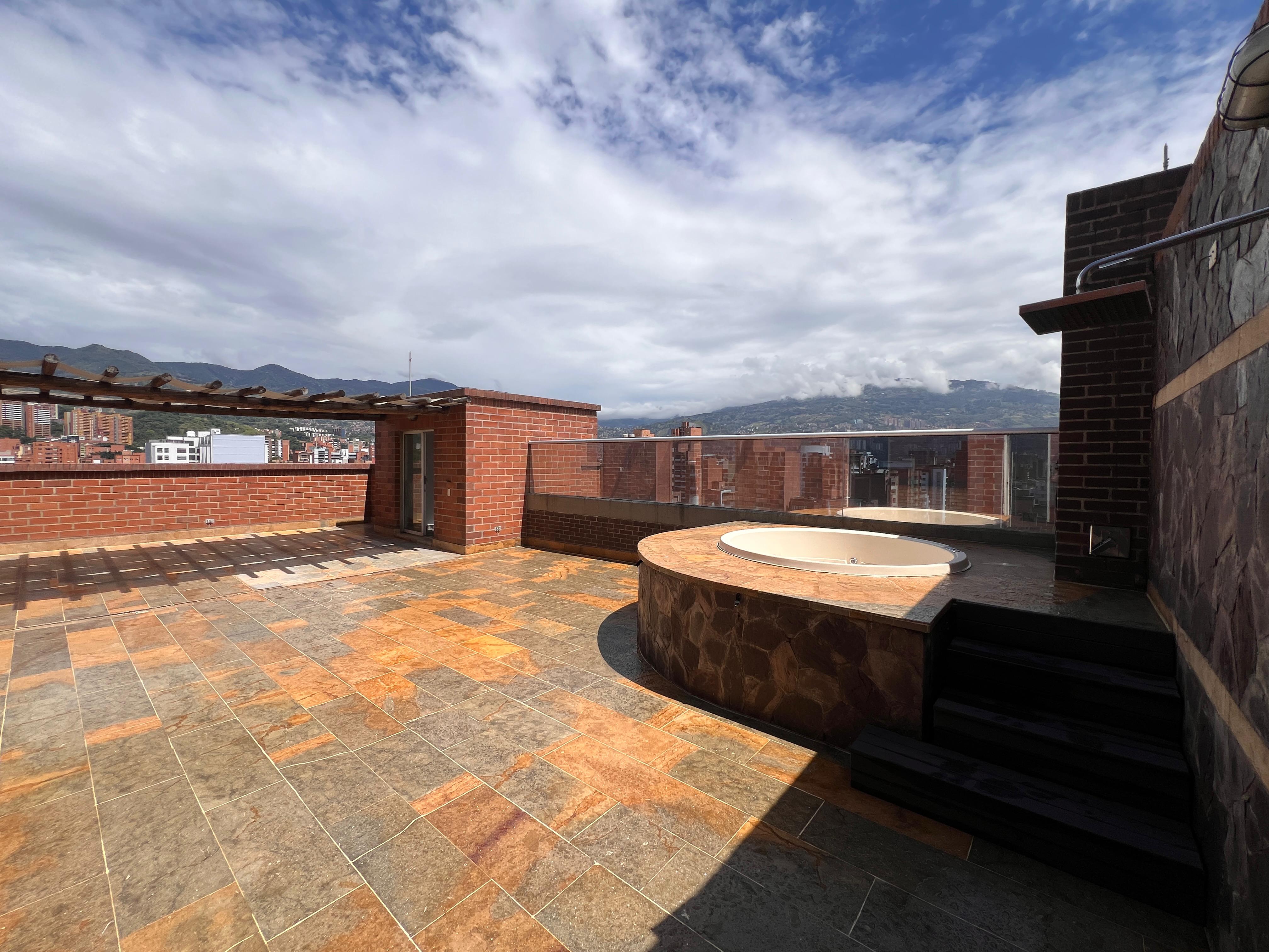 Apartamento en arriendo en Laureles, Medellín · foto 2 de 20