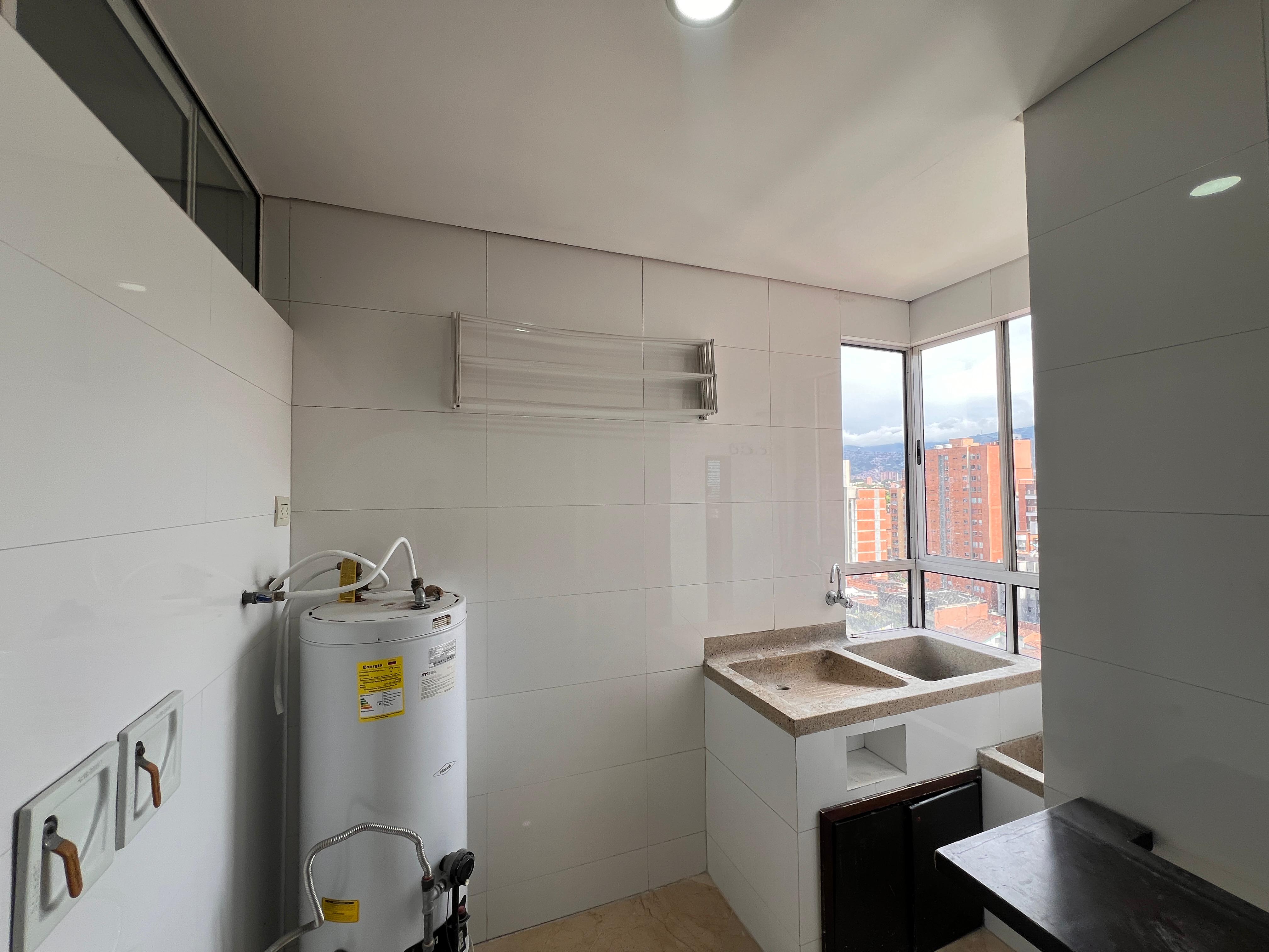Apartamento en arriendo en Laureles, Medellín · foto 12 de 20