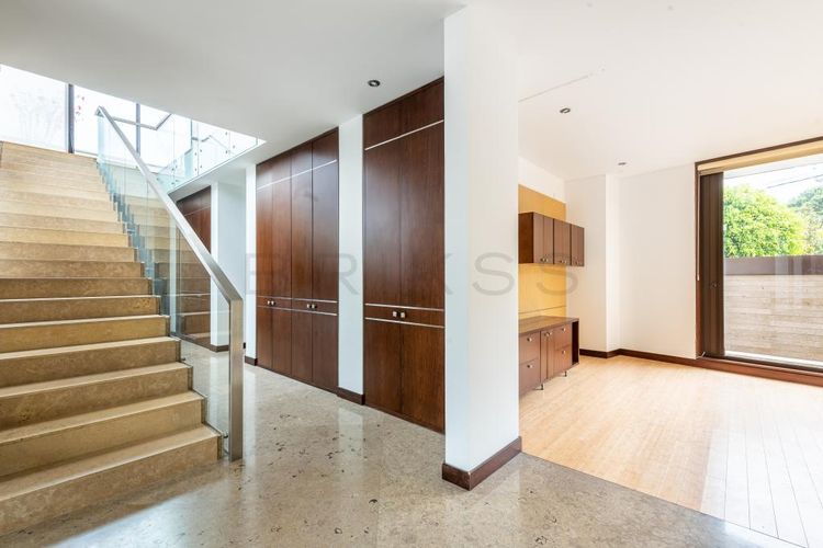 Casa de 4 alcobas en venta en Santa Barbara, Bogotá, 591 m² · foto 5 de 24