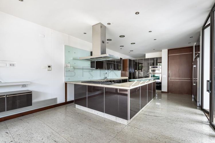 Casa de 4 alcobas en venta en Santa Barbara, Bogotá, 591 m² · foto 7 de 24