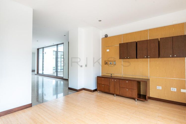 Casa de 4 alcobas en venta en Santa Barbara, Bogotá, 591 m² · foto 9 de 24