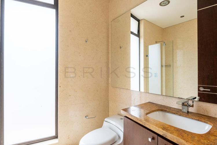 Casa de 4 alcobas en venta en Santa Barbara, Bogotá, 591 m² · foto 12 de 24