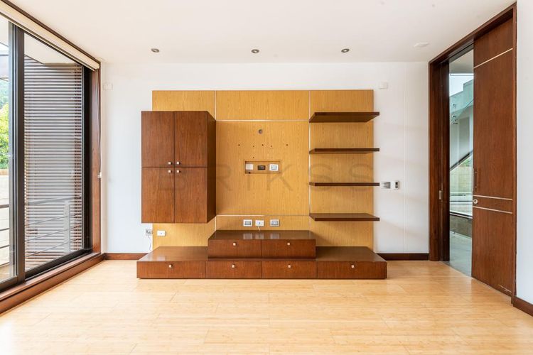 Casa de 4 alcobas en venta en Santa Barbara, Bogotá, 591 m² · foto 13 de 24