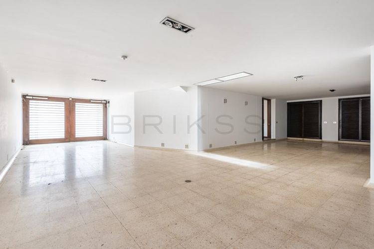 Casa de 4 alcobas en venta en Santa Barbara, Bogotá, 591 m² · foto 16 de 24