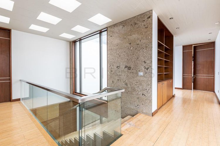 Casa de 4 alcobas en venta en Santa Barbara, Bogotá, 591 m² · foto 20 de 24