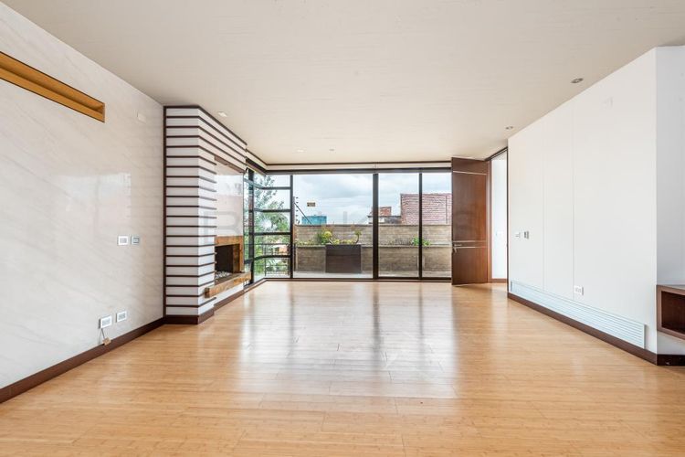 Casa de 4 alcobas en venta en Santa Barbara, Bogotá, 591 m² · foto 23 de 24