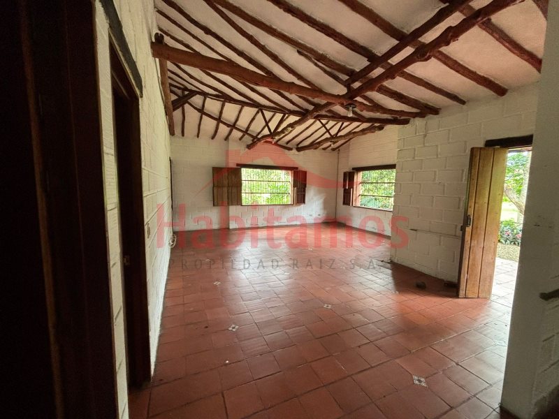 3BR House in Centro for Sale - 2