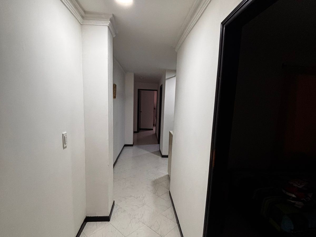 Apartamento en venta en Loma Del Escobero, Envigado · foto 15 de 23