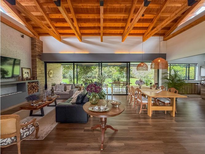 Casa de 4 alcobas en venta en El Tablazo, Rionegro, 330 m² · foto 2 de 21