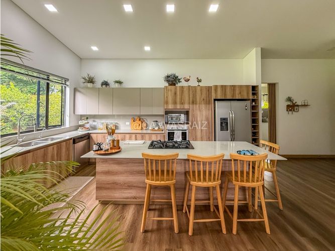 Casa de 4 alcobas en venta en El Tablazo, Rionegro, 330 m² · foto 8 de 21