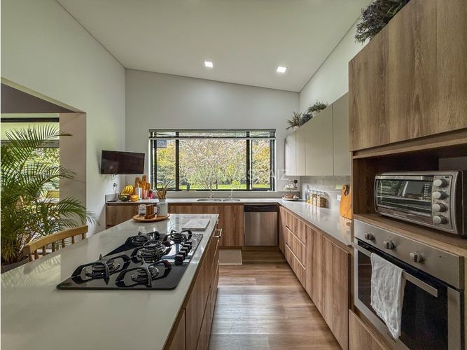Casa de 4 alcobas en venta en El Tablazo, Rionegro, 330 m² · foto 9 de 21