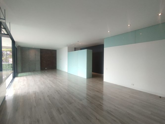Apartamento de 3 alcobas en arriendo en El Poblado, Medellín, 180 m² · foto 2 de 20