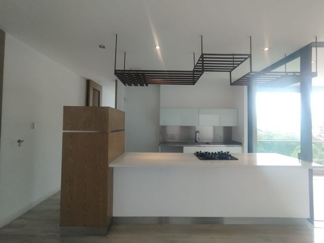 Apartamento de 3 alcobas en arriendo en El Poblado, Medellín, 180 m² · foto 7 de 20