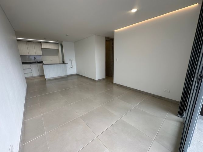 Apartamento de 3 alcobas en arriendo en Camino Verde, Envigado, 80 m² · foto 2 de 20