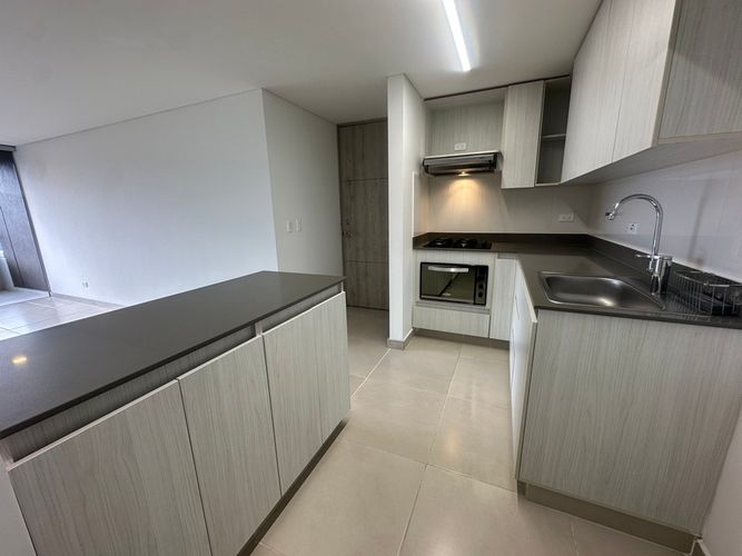 Apartamento de 3 alcobas en arriendo en Camino Verde, Envigado, 80 m² · foto 5 de 20