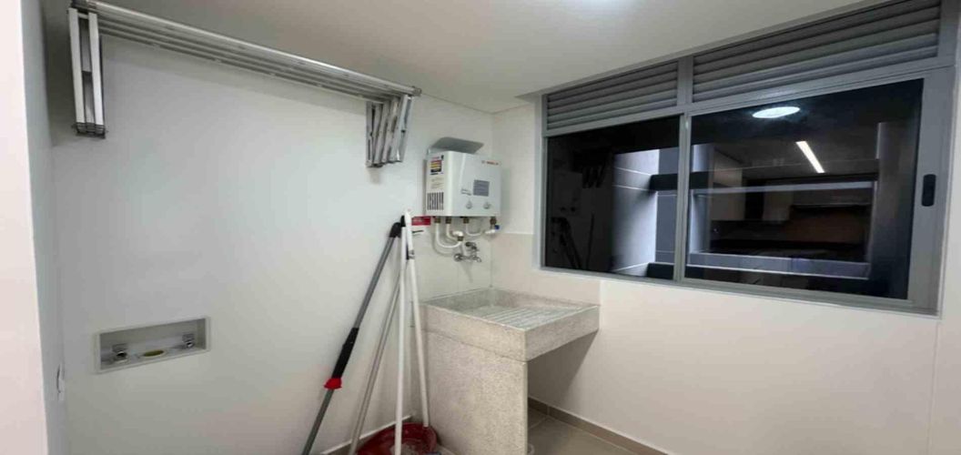 Apartamento de 3 alcobas en arriendo en Camino Verde, Envigado, 80 m² · foto 16 de 20