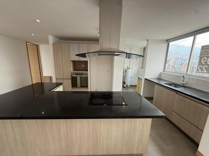 Apartamento en venta en Castropol, Medellín · foto 4 de 22